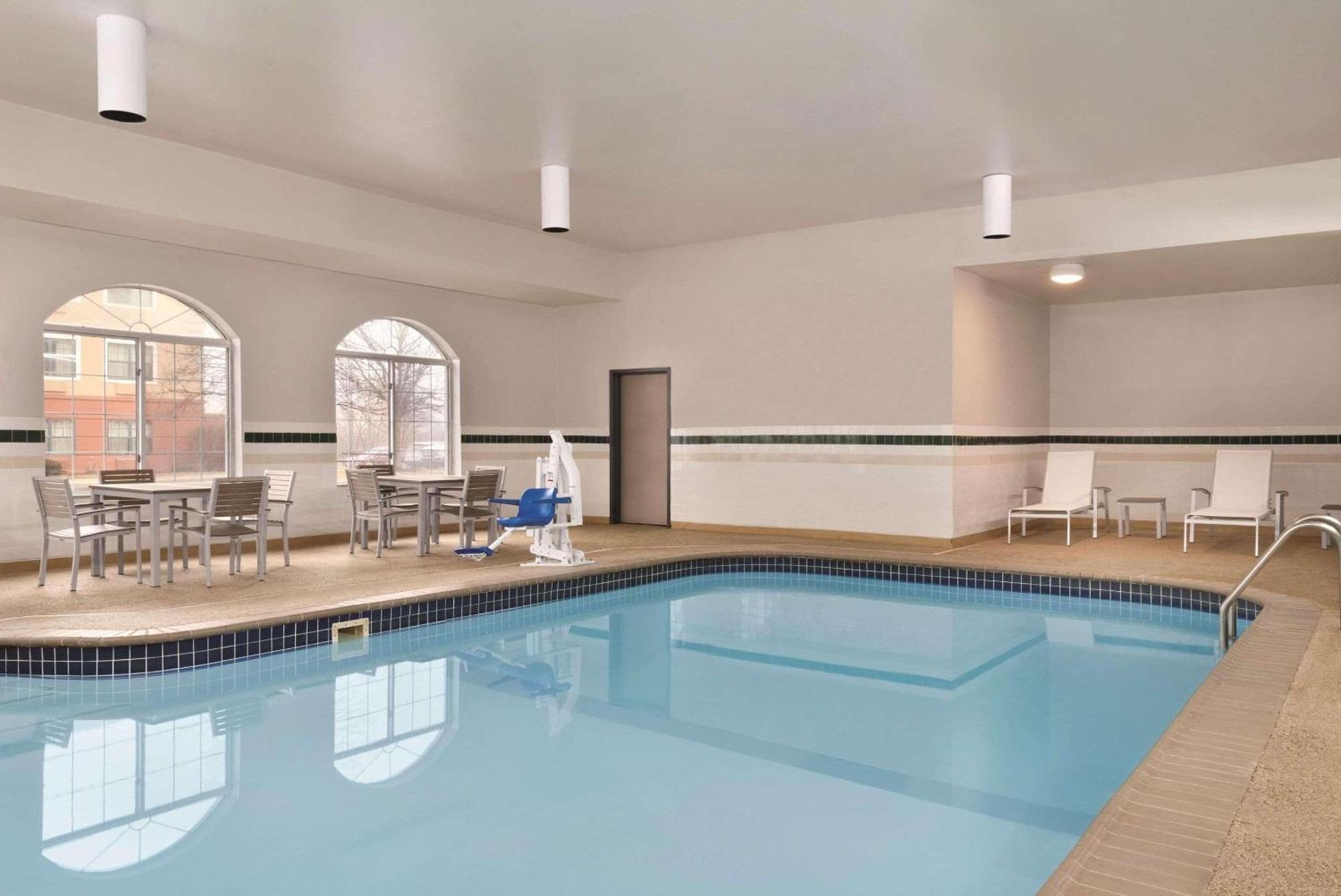 Country Inn & Suites By Radisson, Merrillville, In Kültér fotó